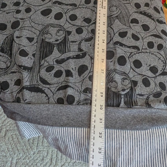 Tim Burtons The Nightmare Before Christmas Large $45 Jack Skellington Sally Top - Picture 10 of 12